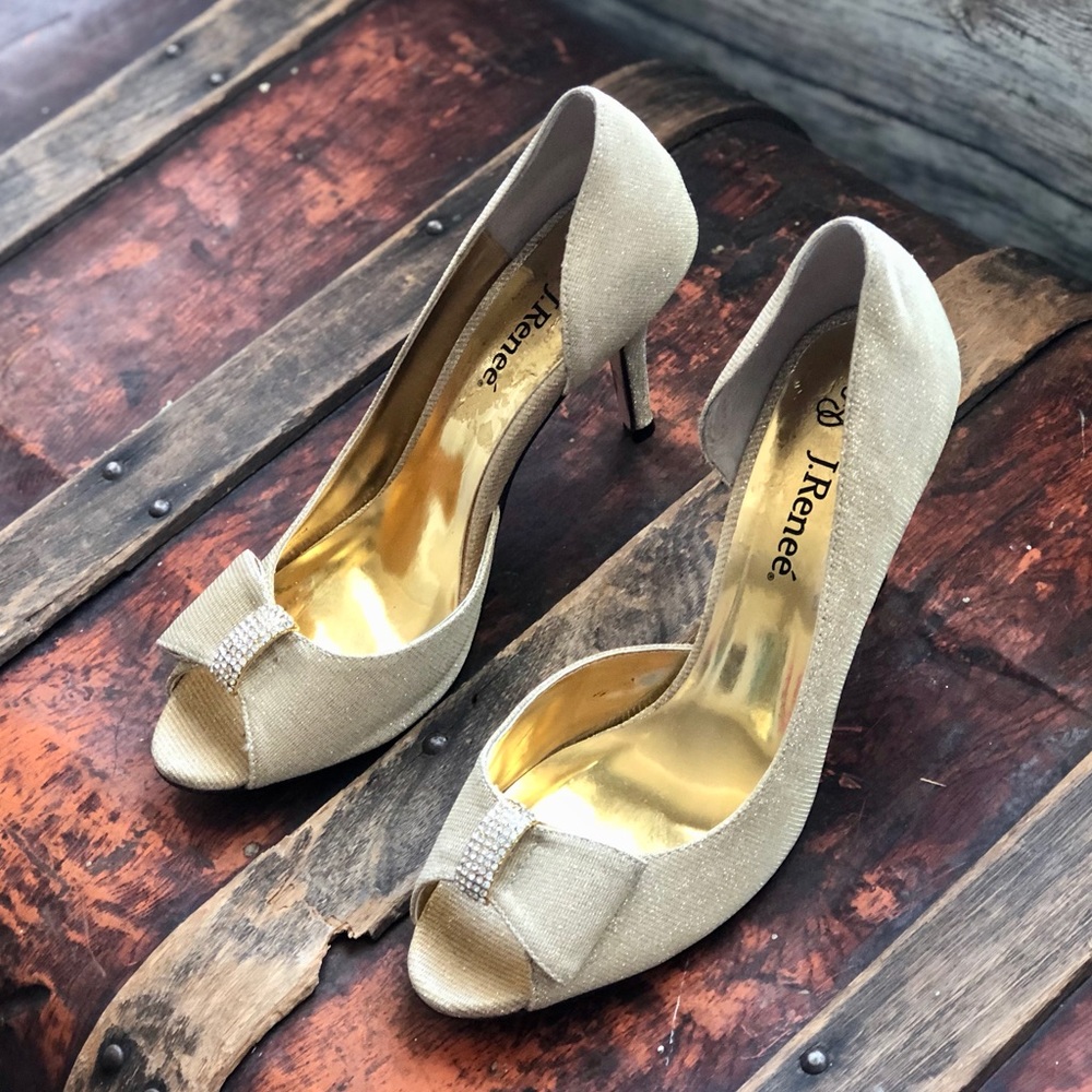 J. Renee Light Gold Sparkly Pumps